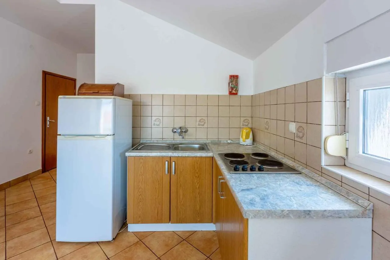 Apartments In Crikvenica 44145