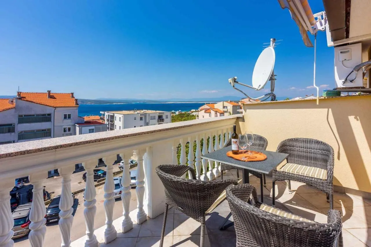 Apartments In Crikvenica 44145
