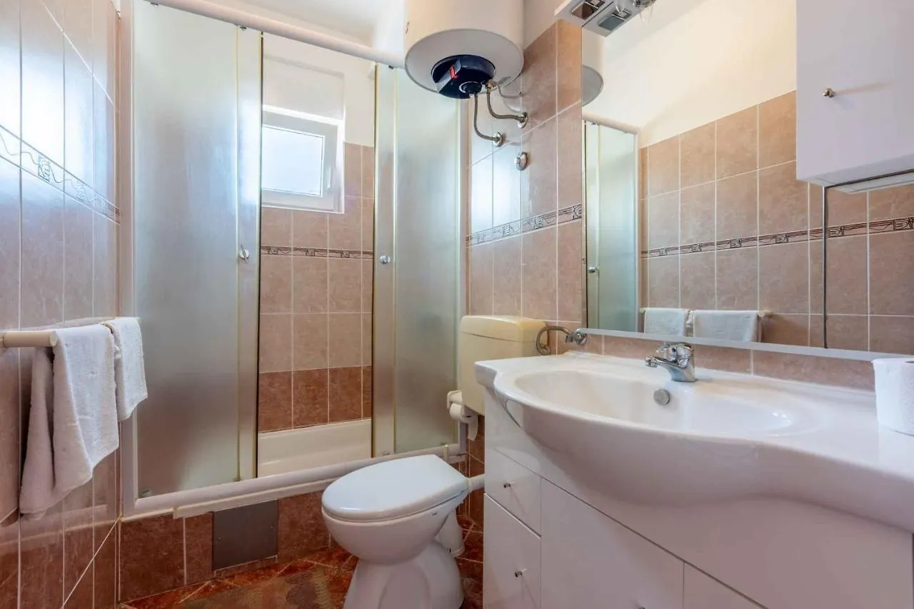 Apartments In Crikvenica 44145