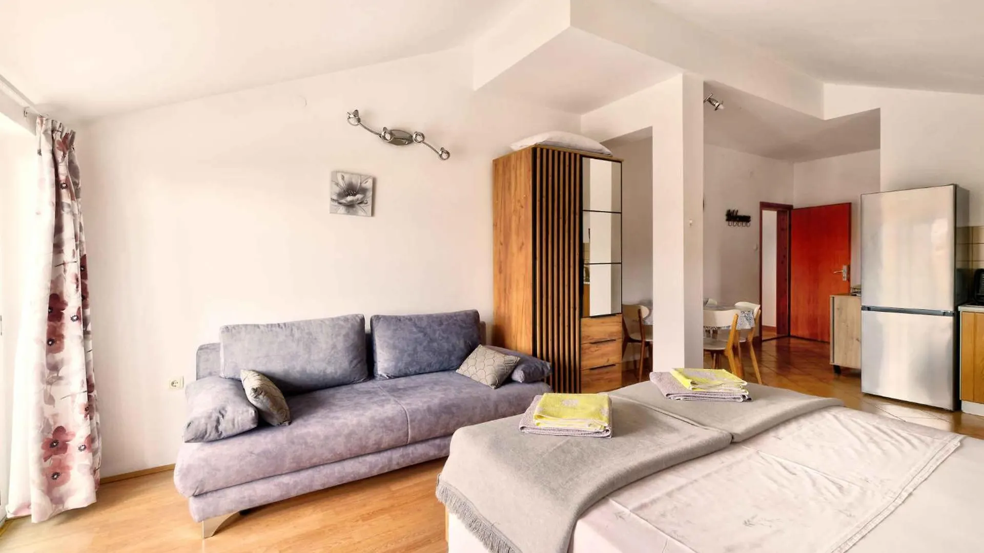Apartments In Crikvenica 44145